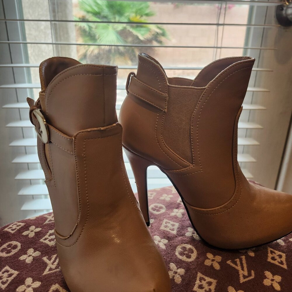 Women Ankle boots